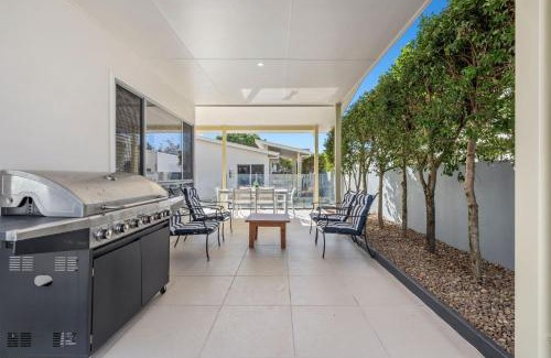 Kingscliff House | Splash House at Kingscliff - Pet Friendly with Pool