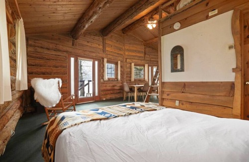 Stevenson Cabin | Spruce Cabin at Wilder and Pine Riverside Cabins