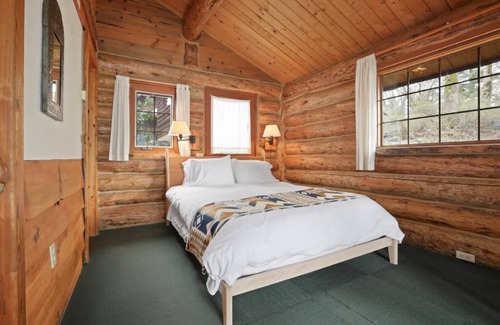 Stevenson Cabin | Spruce Cabin at Wilder and Pine Riverside Cabins