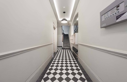 Brompton & Hans Town Apartment | Standard room In Knightsbridge