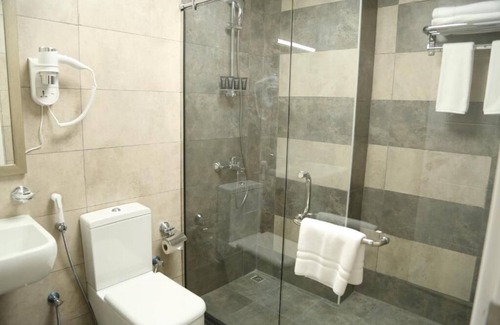 Al-Fujairah Apartment | Standard Studio Near Risk Cafe By Luxury Bookings