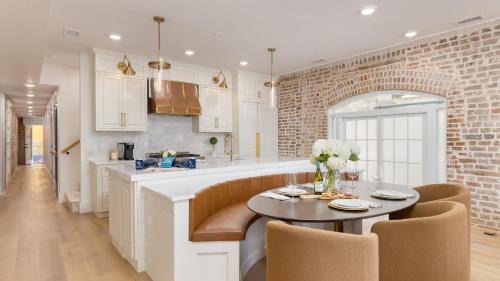 French Quarter Apartment | State St A by AvantStay Heart of French Quarter