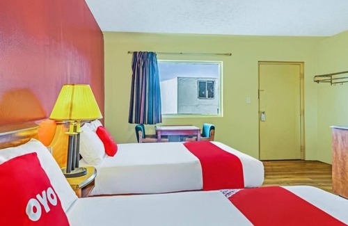 North Lima Hotel | Stay near Mill Creek Preserve with Free Parking and Pet-Friendly Unit