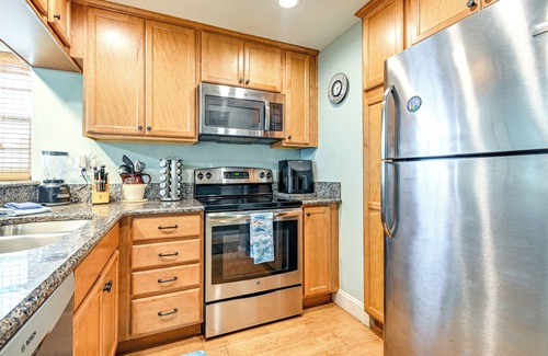 Avon By The Sea Condo | Steps to Sand: Condo w/Pool Access in Cocoa Beach