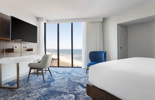 Northeast Virginia Beach Hotel | Steps to Virginia Beach: Overlooking Bay with Pool, Restaurant & Trail