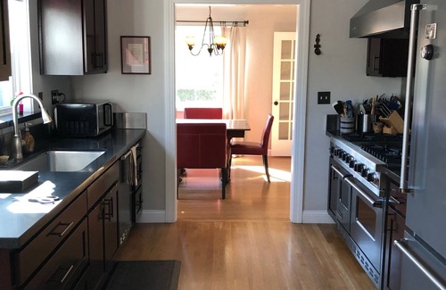 Junior College Neighborhood Association House | Storybook Cottage in the heart of wine country