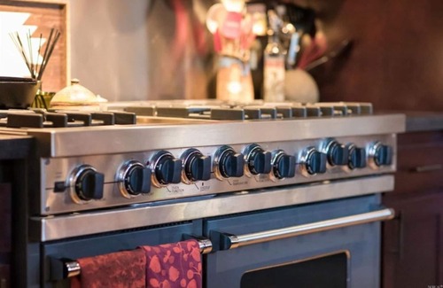 Junior College Neighborhood Association House | Storybook Cottage in the heart of wine country