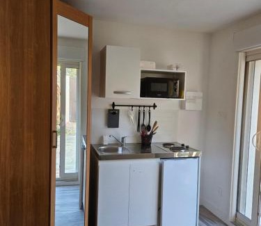 Villeneuve-les-Avignon Apartment | Studio à louer à Villeneuve les Avignon