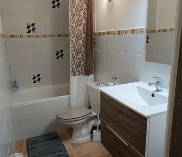 Les Angles Apartment | Studio agréable tout confort