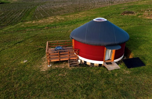 Mourens Apartment | Studio Apartment 'Yourte À La Campagne' with Private Garden