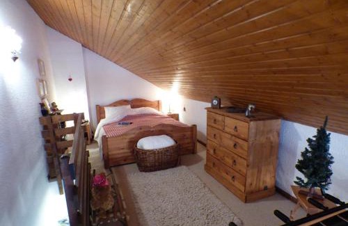 Les Saisies Apartment | Studio Cabine Mezzanine aux Saisies - Centre Station, Balcon Sud, 4 Pers, 2 étoiles - FR-1-594-100