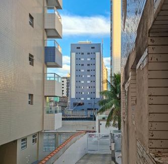 Guilhermina Apartment | Studio com conceito aberto - reformado e com tudo que você precisa