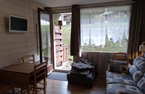 Cohennoz Apartment | Studio cosy avec terrasse, équipements complets, parking et casier à skis - Crest-Voland - FR-1-733-118