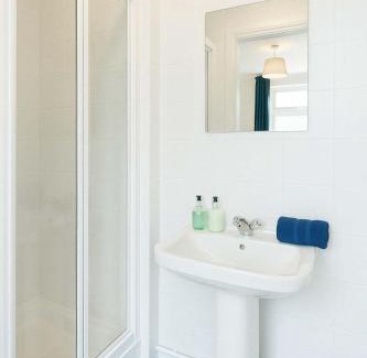 Grangetown Apartment | Studio flat 500m from Cardiff central station