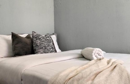 Kitale House | studio guest room