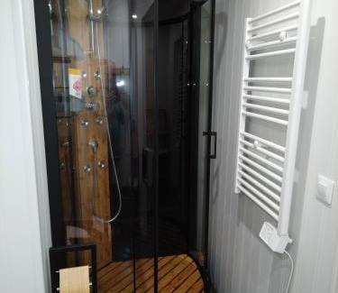 Dole Apartment | Studio, La terrasse d'Isa