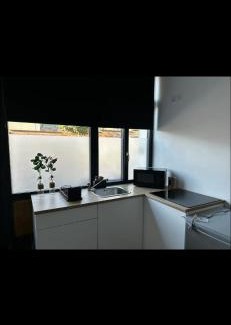 Saint-Quentin Apartment | Studio lumineux à une heure de Paris