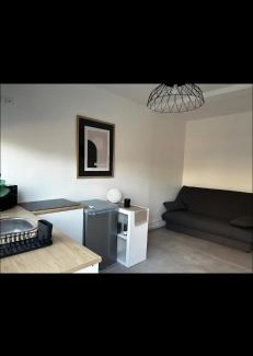 Saint-Quentin Apartment | Studio lumineux à une heure de Paris