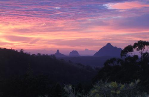 Booroobin House | Studio@Mimburi. Eco-luxe studio and amazing views!