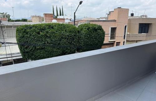 Leon Apartment | Studio Near Poliforum and Downtown