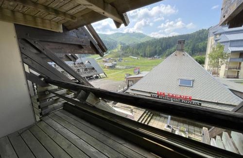 Laveissiere Apartment | Studio plein sud au cœur de la station, accès direct pistes - FR-1-787-132