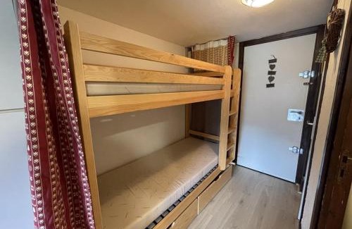 Laveissiere Apartment | Studio plein sud au cœur de la station, accès direct pistes - FR-1-787-132