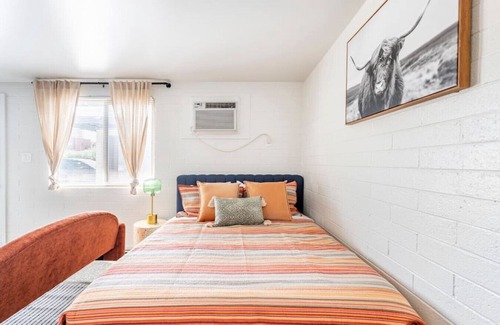 Riverside Apartment | Studio+Wifi+TV+Free Parking