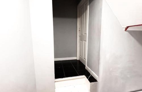 Tottenham Green Apartment | Studio with Bathroom and Kitchen 20 minutes from Central London