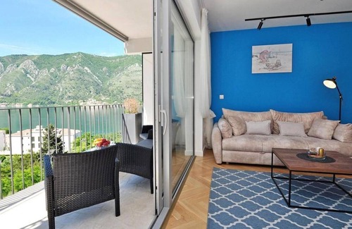 Dobrota Apartment | Stunning 1-bed Apartment in Kotor