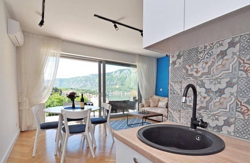 Dobrota Apartment | Stunning 1-bed Apartment in Kotor