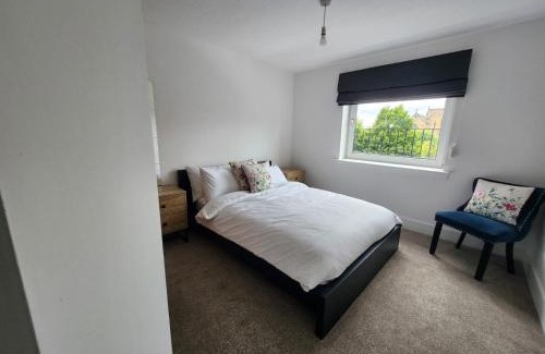 Slateford Apartment | Stunning 3Bed with Balcony and Free Parking