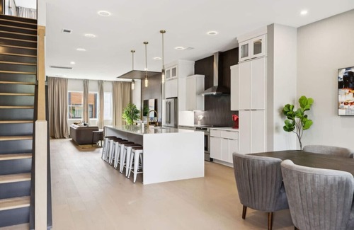 Madison House | Stunning 4 Bedroom/4.5 Bath Home w/Rooftop Deck!