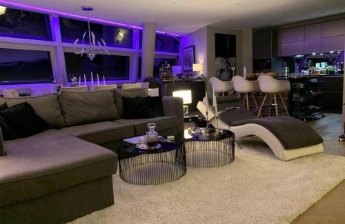 Elephant and Castle Apartment | Stunning City Penthouse with 360 - Skyline View