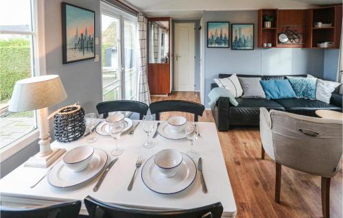 Tzummarum House | Stunning Home In Tzummarum With Wifi