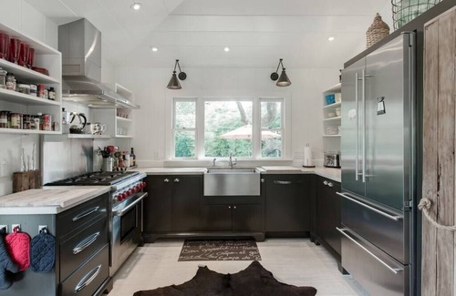 Sonoma House | Stunning Pool Property Minutes to Downtown Sonoma