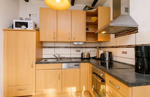 Neeberg House | Stunning private villa for 8 people with TV, terrace and pets allowed