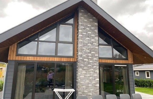 Biddinghuizen House | Stunning private villa for 10 people with WIFI, pool, TV and terrace