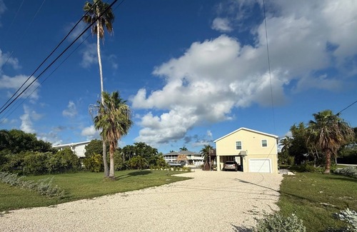 Sugarloaf Shores House | Stunning Sugarloaf, 3 bed house on huge plot to accomodate your RV or boat.