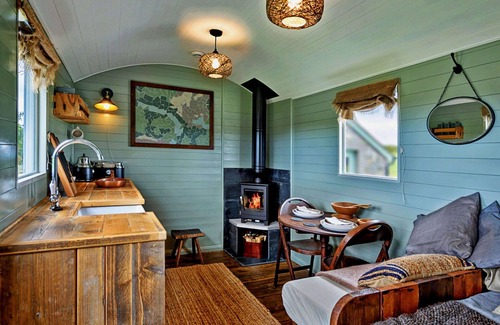 Rhyd-y-clafdy House | Stunning villa for 2 guests with pets allowed