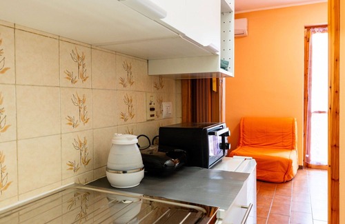 Pompeiana House | Stunning villa for 3 guests with A/C, WIFI, TV, balcony and pets allowed