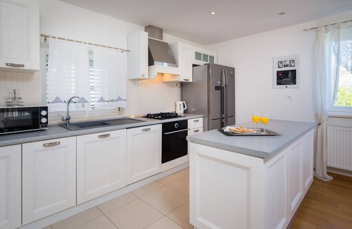 Dugopolje Villa | STUNNING VILLA SOFIA WITH HEATED POOL IN SPLIT HINTERLAND