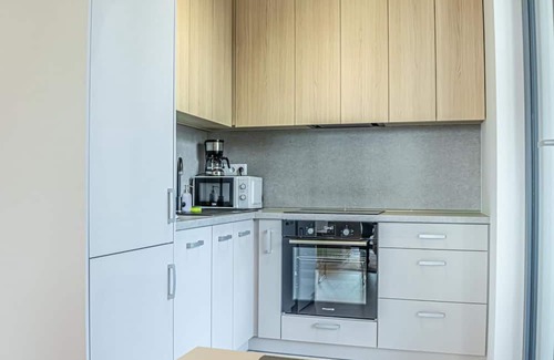 Nivy Apartment | Stylish 1BR & 1LR Apartment | Cozy City View