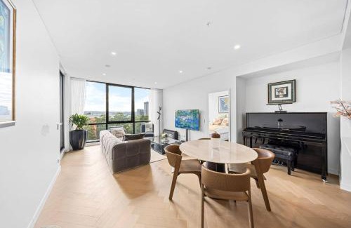 Macquarie Park Apartment | Stylish 3 bedrooms with Stunning Views & 3mins to Macquarie Shopping Center