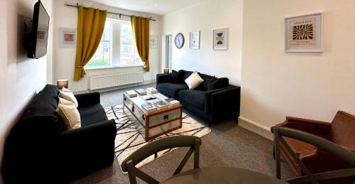 Heaton Apartment | Stylish 3Bed apartment with FREE PARKING