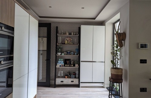 Dulwich Apartment | Stylish Interiors, Garden, Parking 3BRB Flat