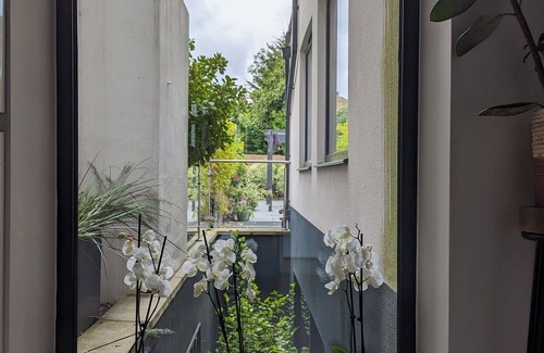 Dulwich Apartment | Stylish Interiors, Garden, Parking 3BRB Flat