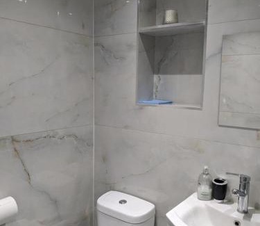 High Wycombe House | Stylish Self Contained Unit - High Wycombe