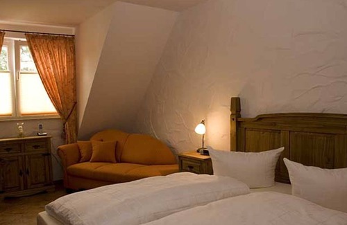 Burg-Kauper Apartment | Suite 60 sqm 2 bedrooms/living room/fireplace/shower/toilet, breakfast - To the snake king