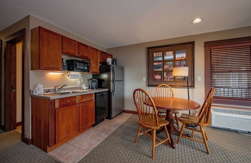 Thayerville Apartment | Suites at Silver Tree: A125 Studio Lake View