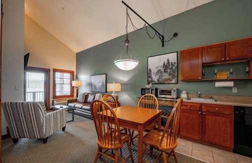 Thayerville Apartment | Suites at Silver Tree: B302 One Bedroom & Loft Lake View